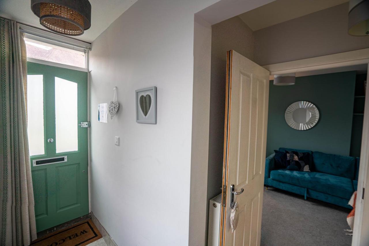 The Becket - Three Bedroom City Centre House With Parking كانتربيري المظهر الخارجي الصورة