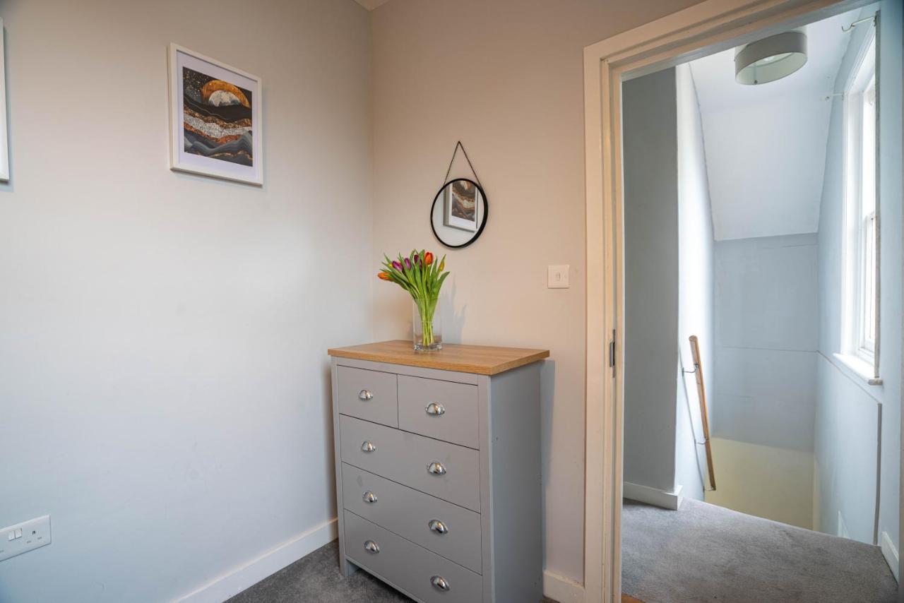 The Becket - Three Bedroom City Centre House With Parking كانتربيري المظهر الخارجي الصورة