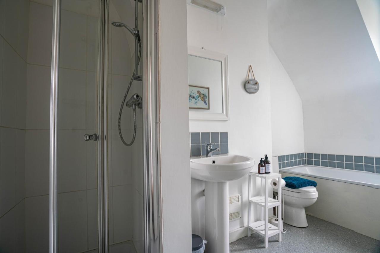 The Becket - Three Bedroom City Centre House With Parking كانتربيري المظهر الخارجي الصورة